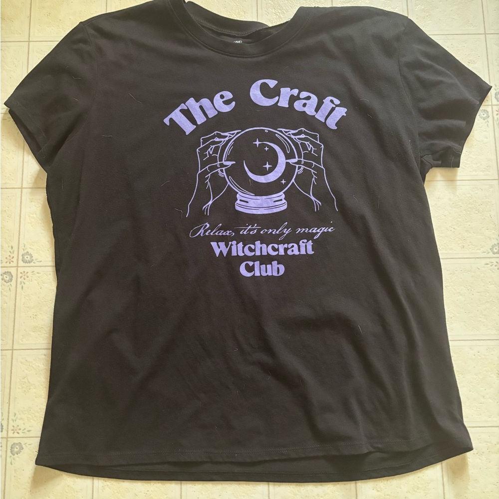 Torrid Black T-Shirt with Purple Witchcraft Club Graphic 00x